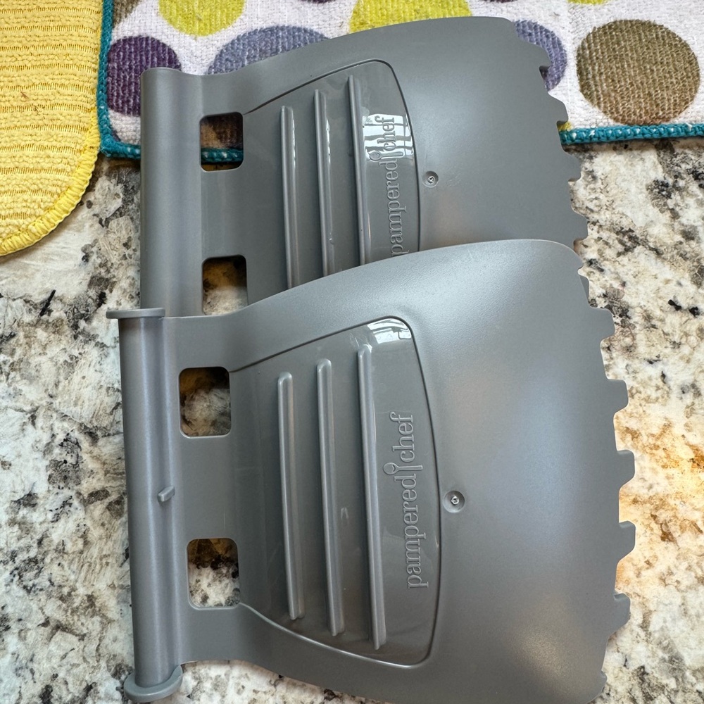 Pampered Chef Salad Claws
